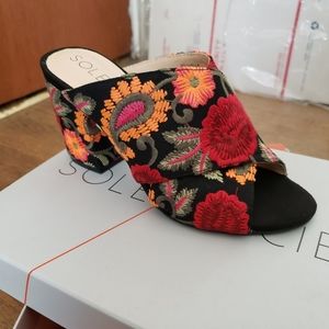 NEW Embriodered Block Heels